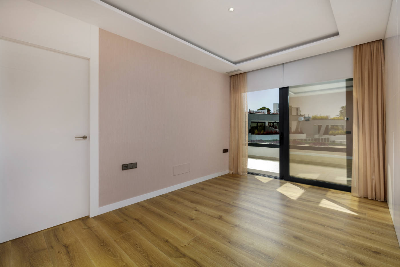 Дом, 4844 м², 4 541 145$ — FAKTOR